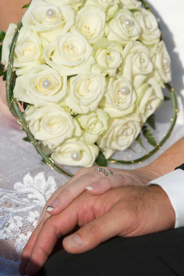 krém rózsák - menyasszonyi csokor